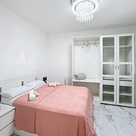 Вілла Maison A Cote Du Tram Et Avec Jacuzzy *