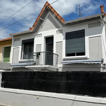 Maison A Cote Du Tram Et Avec Jacuzzy Вілла