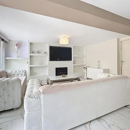 Вілла Maison A Cote Du Tram Et Avec Jacuzzy Авіньйон