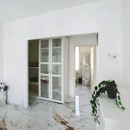 Maison A Cote Du Tram Et Avec Jacuzzy Вілла